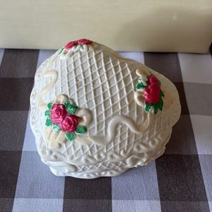 Vintage Rose Heart Shaped Box Trinket Jewelry Floral